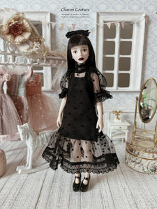 1.Black Puffed-sleeve Tulle Dress