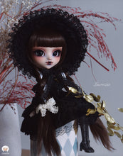 Load image into Gallery viewer, 108.Lucrezia