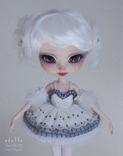 Load image into Gallery viewer, 134. Odette (Commission)