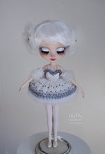 Load image into Gallery viewer, 134. Odette (Commission)