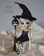 Load image into Gallery viewer, 120. Hecate
