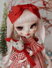 Load image into Gallery viewer, 151. Holly